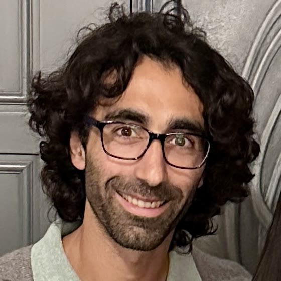 Hamik Mukelyan, Website