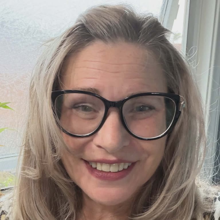 Mia Kvande, Registrar